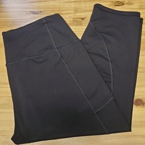 Victoria Sport Knockout Capri Legging